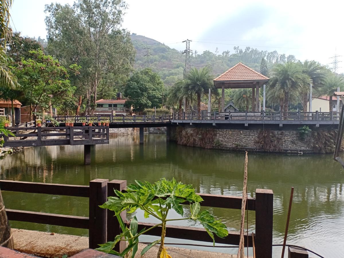 Mystica Resort Lonavala Buitenkant foto