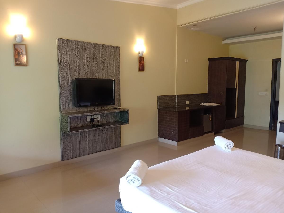 Mystica Resort Lonavala Buitenkant foto